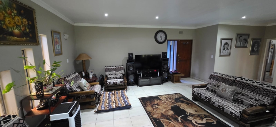 3 Bedroom Property for Sale in Flamwood North West